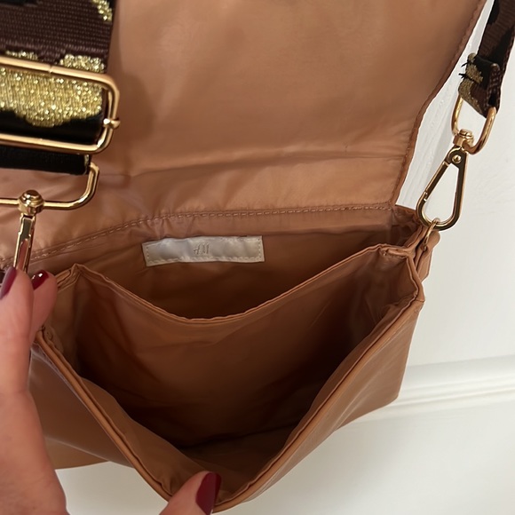 H&M bag with added crossover strap - Picture 4 of 4